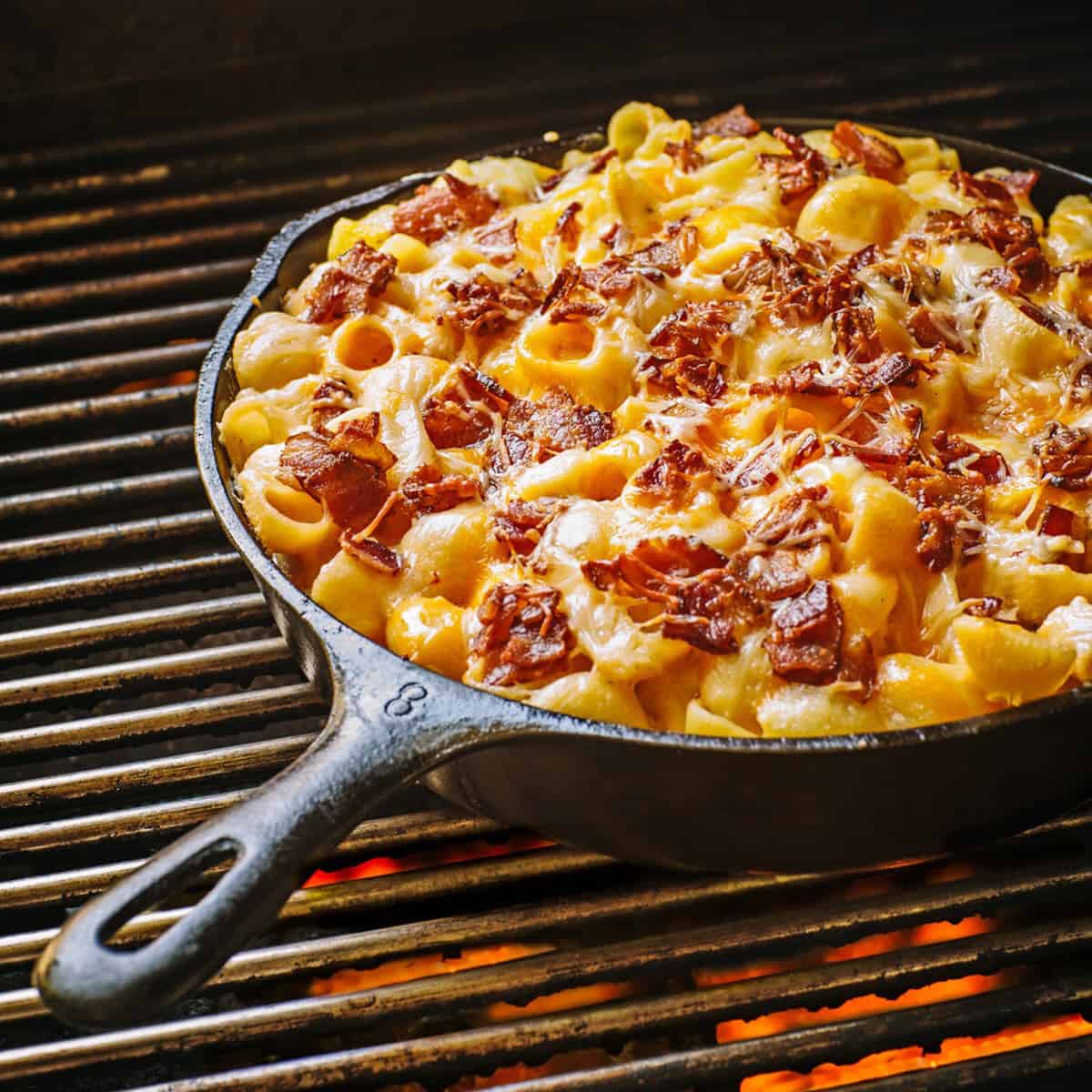 Creamy smoked mac and cheese side
