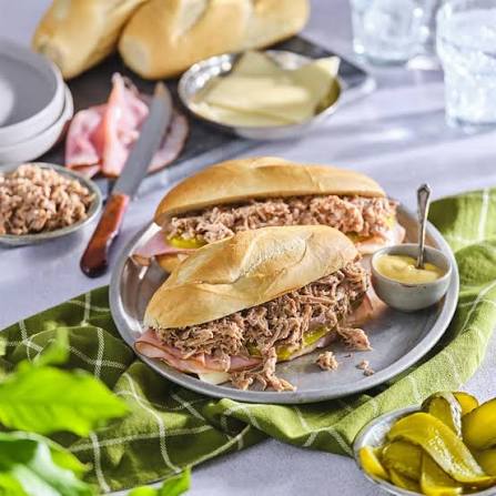 Pulled pork barbecue sandwich with coleslaw